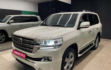 Toyota Land Cruiser 200, 2016 год, 4 890 000 рублей, 3 фотография