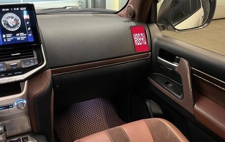 Toyota Land Cruiser 200, 2016 год, 4 890 000 рублей, 17 фотография