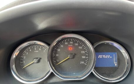 Renault Logan II, 2017 год, 590 000 рублей, 8 фотография