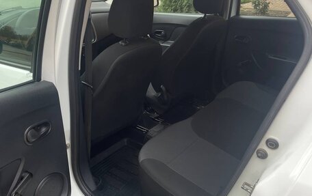 Renault Logan II, 2017 год, 590 000 рублей, 9 фотография