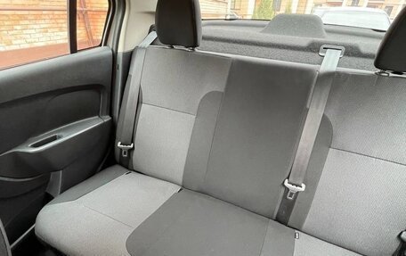 Renault Logan II, 2017 год, 590 000 рублей, 12 фотография