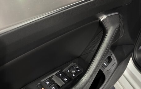 Volkswagen Passat B8 рестайлинг, 2018 год, 2 220 000 рублей, 17 фотография