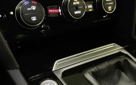 Volkswagen Passat B8 рестайлинг, 2018 год, 2 220 000 рублей, 14 фотография