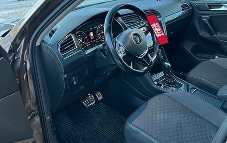 Volkswagen Tiguan II, 2018 год, 2 300 000 рублей, 6 фотография
