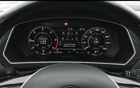 Volkswagen Tiguan II, 2018 год, 2 300 000 рублей, 13 фотография