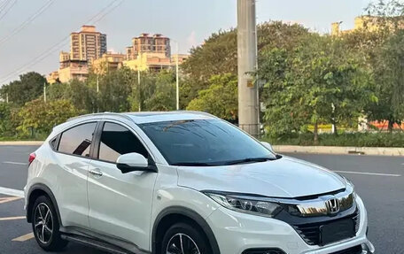 Honda Vezel, 2022 год, 1 210 011 рублей, 3 фотография