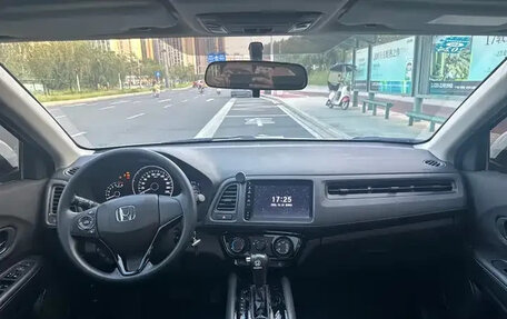 Honda Vezel, 2022 год, 1 210 011 рублей, 4 фотография