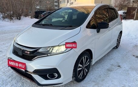 Honda Fit III, 2018 год, 1 500 000 рублей, 2 фотография