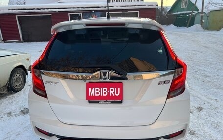 Honda Fit III, 2018 год, 1 500 000 рублей, 4 фотография