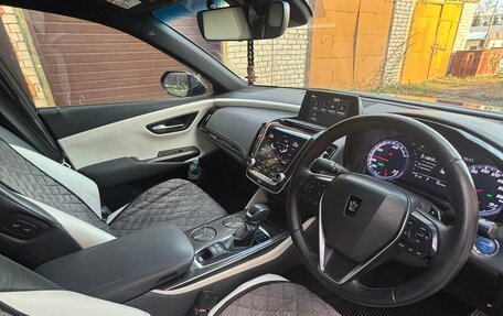 Toyota Crown, 2018 год, 2 999 999 рублей, 13 фотография