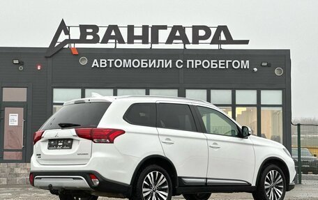 Mitsubishi Outlander III рестайлинг 3, 2019 год, 1 650 000 рублей, 5 фотография