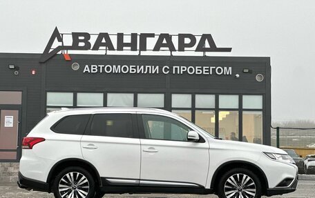 Mitsubishi Outlander III рестайлинг 3, 2019 год, 1 650 000 рублей, 6 фотография