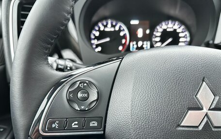 Mitsubishi Outlander III рестайлинг 3, 2019 год, 1 650 000 рублей, 12 фотография