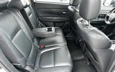 Mitsubishi Outlander III рестайлинг 3, 2019 год, 1 650 000 рублей, 25 фотография