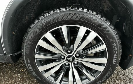 Mitsubishi Outlander III рестайлинг 3, 2019 год, 1 650 000 рублей, 26 фотография