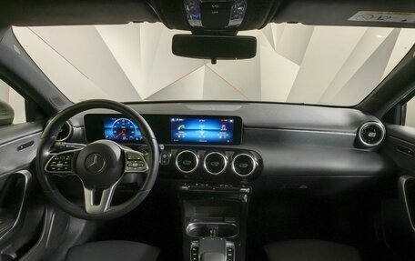 Mercedes-Benz A-Класс, 2019 год, 2 249 000 рублей, 14 фотография