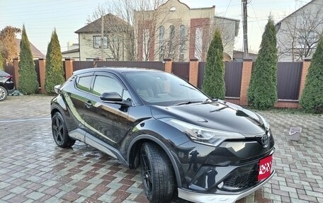 Toyota C-HR I рестайлинг, 2017 год, 2 100 000 рублей, 1 фотография