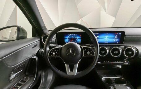 Mercedes-Benz A-Класс, 2019 год, 2 249 000 рублей, 20 фотография
