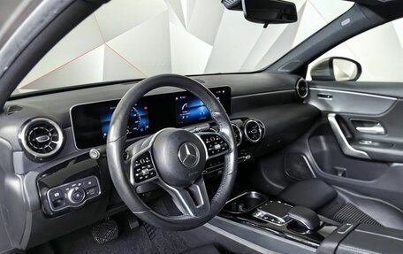 Mercedes-Benz A-Класс, 2019 год, 2 249 000 рублей, 19 фотография