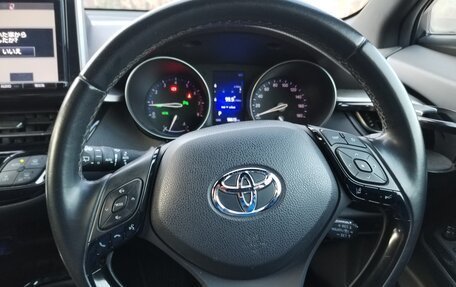 Toyota C-HR I рестайлинг, 2017 год, 2 100 000 рублей, 8 фотография