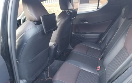 Toyota C-HR I рестайлинг, 2017 год, 2 100 000 рублей, 15 фотография