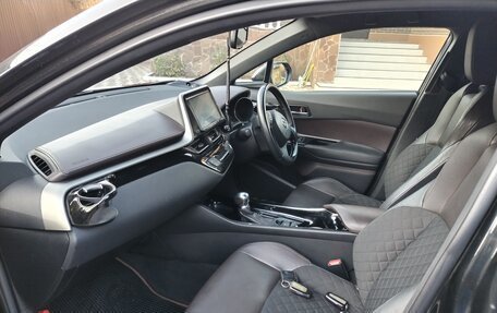 Toyota C-HR I рестайлинг, 2017 год, 2 100 000 рублей, 18 фотография