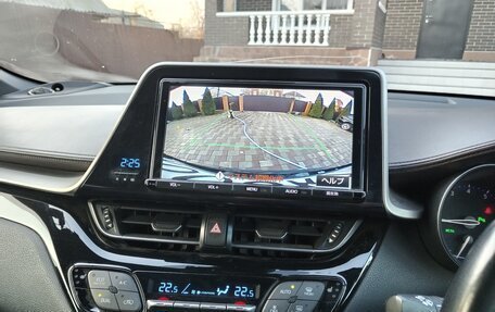 Toyota C-HR I рестайлинг, 2017 год, 2 100 000 рублей, 22 фотография