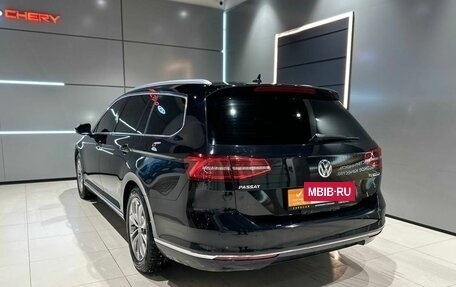 Volkswagen Passat B8 рестайлинг, 2015 год, 1 850 000 рублей, 7 фотография