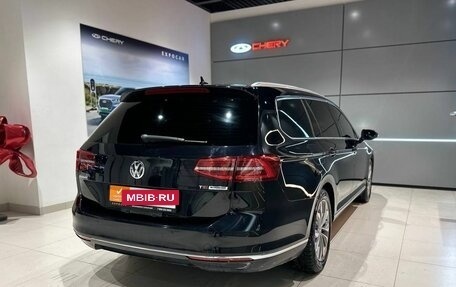 Volkswagen Passat B8 рестайлинг, 2015 год, 1 850 000 рублей, 5 фотография