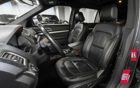 Ford Explorer VI, 2018 год, 3 290 000 рублей, 9 фотография