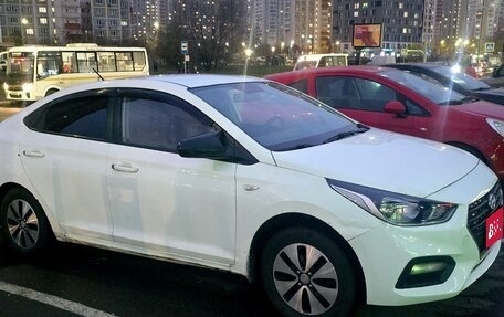 Hyundai Solaris II рестайлинг, 2017 год, 550 000 рублей, 1 фотография