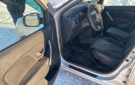 Renault Logan II, 2018 год, 390 000 рублей, 9 фотография