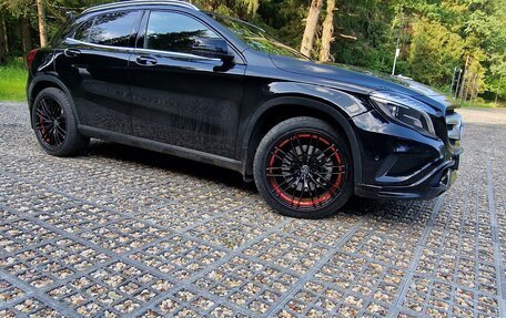 Mercedes-Benz GLA, 2015 год, 1 850 000 рублей, 3 фотография