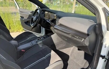 Volkswagen Golf VIII, 2022 год, 1 905 003 рублей, 12 фотография