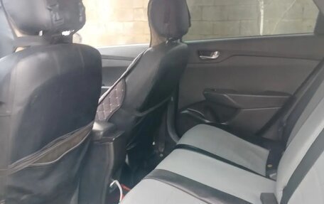 Hyundai Solaris II рестайлинг, 2021 год, 2 200 000 рублей, 4 фотография