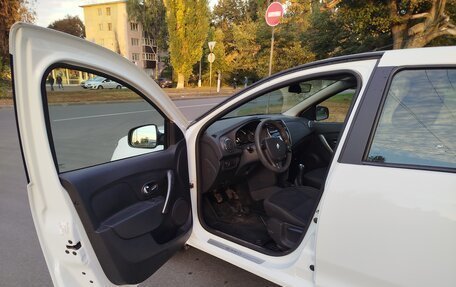 Renault Logan II, 2016 год, 610 000 рублей, 9 фотография