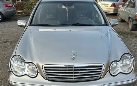 Mercedes-Benz C-Класс, 2002 год, 590 000 рублей, 1 фотография