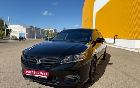 Honda Accord VIII рестайлинг, 2013 год, 1 750 000 рублей, 11 фотография