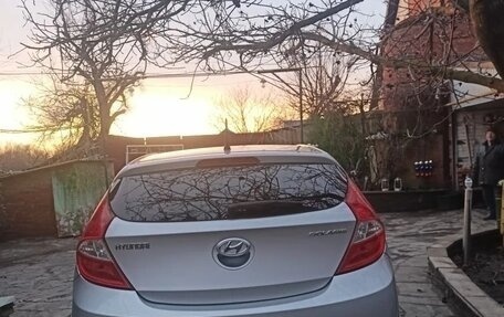 Hyundai Solaris II рестайлинг, 2013 год, 800 000 рублей, 8 фотография