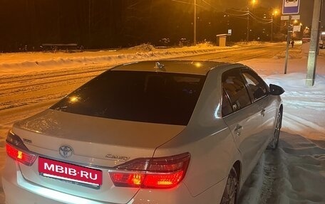 Toyota Camry, 2017 год, 1 700 000 рублей, 3 фотография