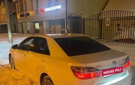 Toyota Camry, 2017 год, 1 700 000 рублей, 4 фотография