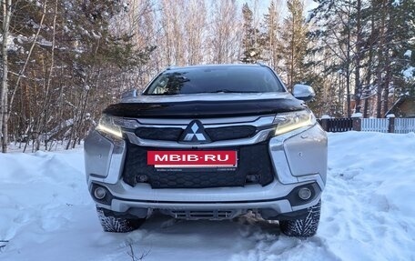 Mitsubishi Pajero Sport III рестайлинг, 2019 год, 3 300 000 рублей, 3 фотография