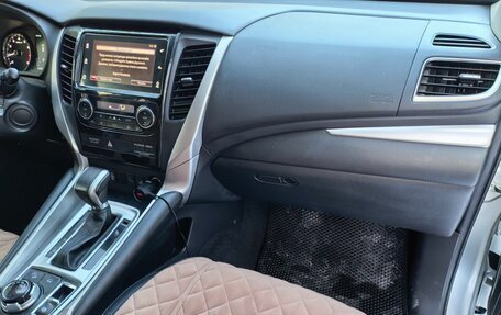 Mitsubishi Pajero Sport III рестайлинг, 2019 год, 3 300 000 рублей, 33 фотография