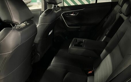 Toyota RAV4, 2021 год, 4 550 000 рублей, 10 фотография