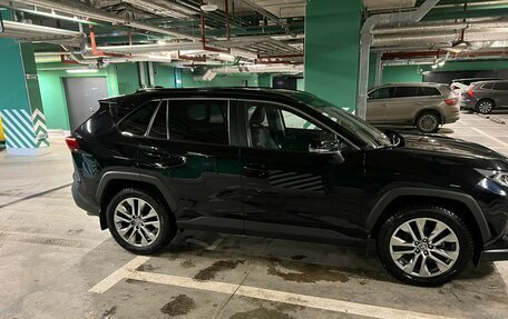 Toyota RAV4, 2021 год, 4 550 000 рублей, 12 фотография