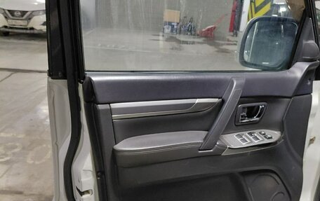 Mitsubishi Pajero IV, 2013 год, 1 800 000 рублей, 7 фотография