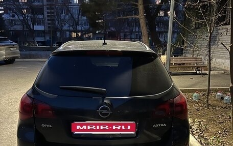 Opel Astra J, 2013 год, 800 000 рублей, 2 фотография
