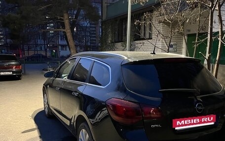 Opel Astra J, 2013 год, 800 000 рублей, 3 фотография