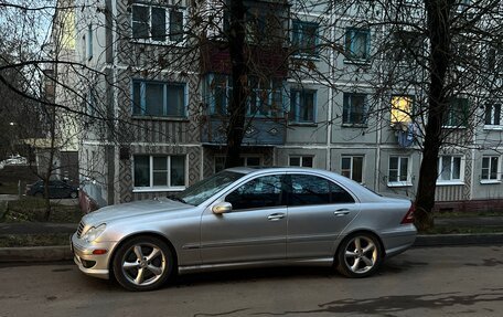 Mercedes-Benz C-Класс, 2005 год, 1 000 000 рублей, 2 фотография