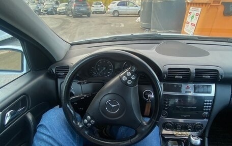 Mercedes-Benz C-Класс, 2005 год, 1 000 000 рублей, 4 фотография